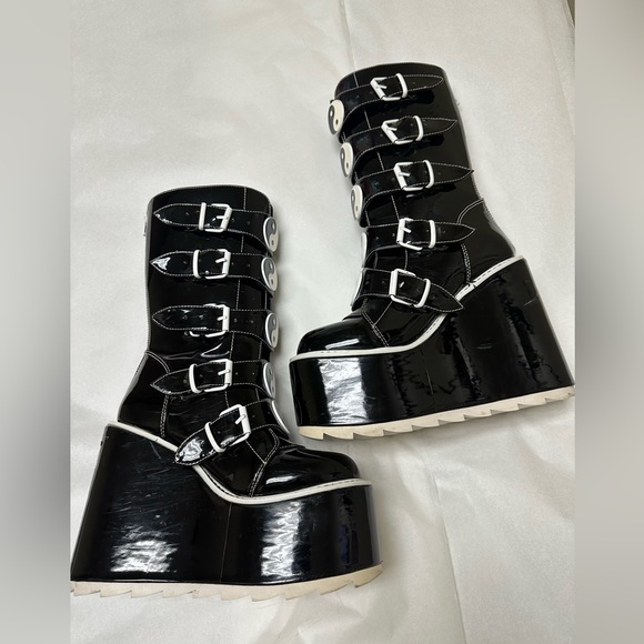 YRU Women's Black and White Boots🖤 - Picture 5 of 11